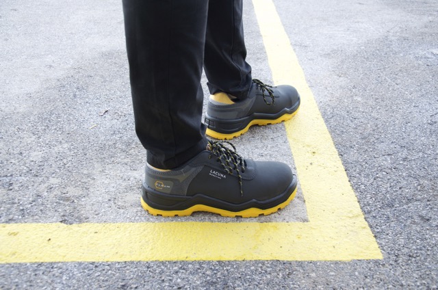 Work shoes without metal parts, flexible and extremely comfortable