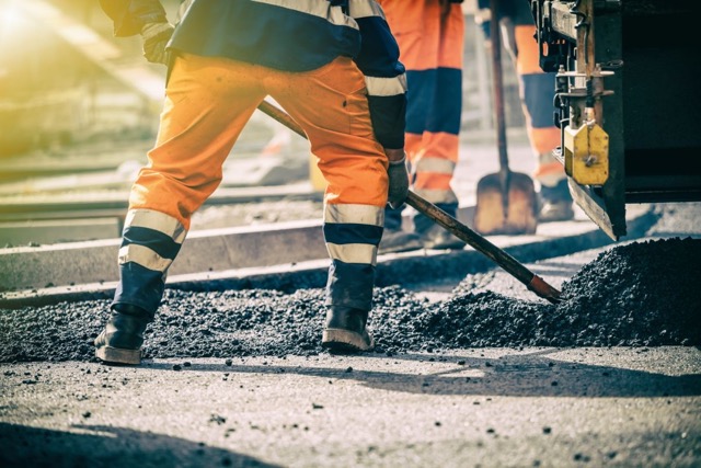 Reflective workwear for construction protects employees