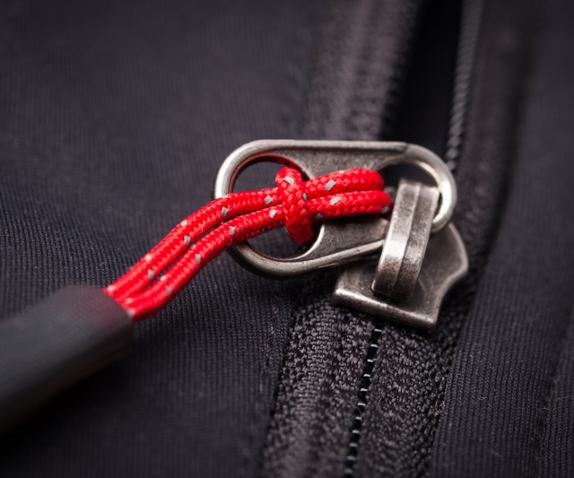 Preparing the winter work jacket for washing