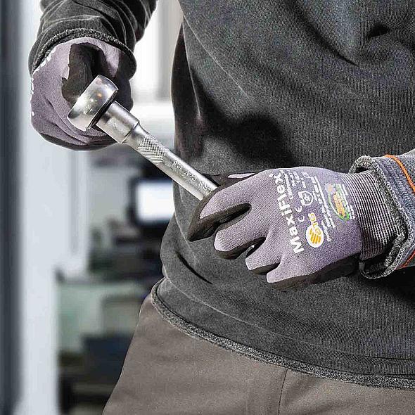 ATG MaxiFlex Ultimate AD-APT glove, 1/1